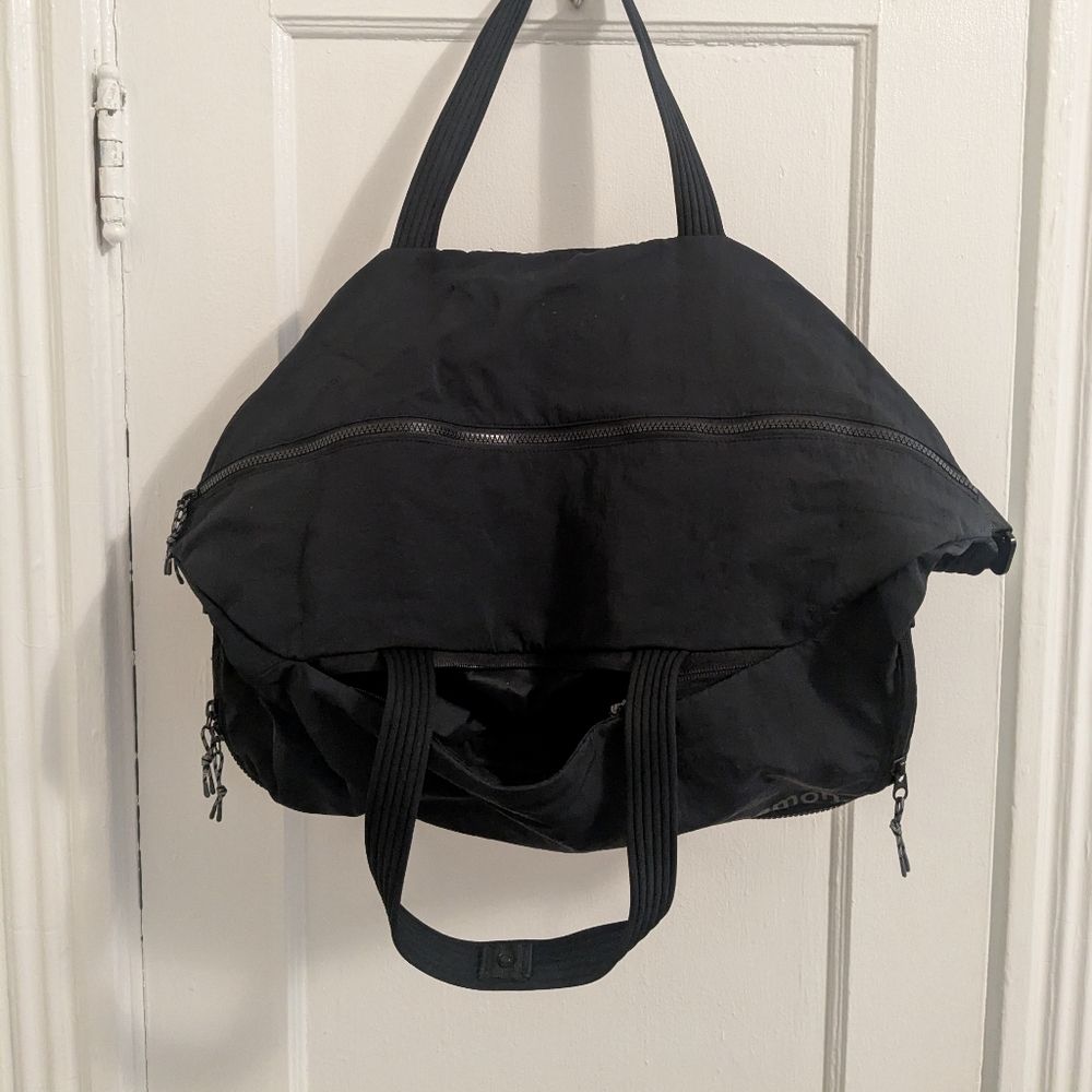 Lululemon 3-in-1 Gym Duffle Bag - Picture 4 of 6